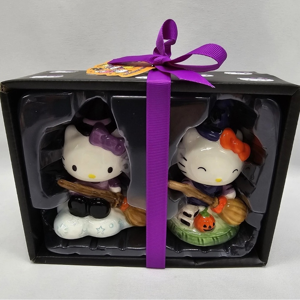 NEW** Blue Sky Clayworks Hello Kitty Witch Halloween Salt & Pepper Shaker Set